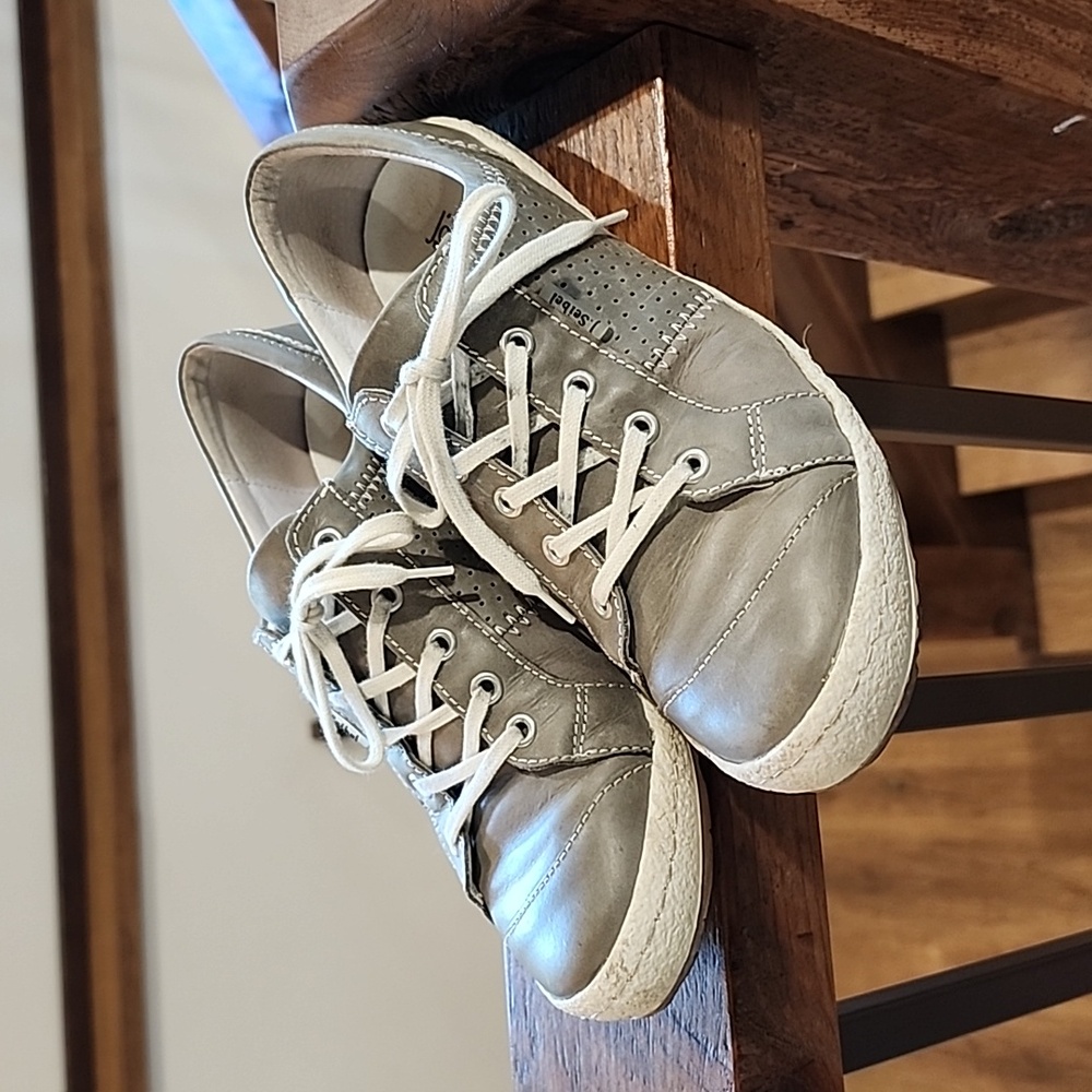 JOSEF SEIBEL CASPIAN LEATHER SNEAKER sz 8
